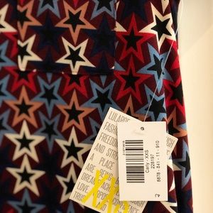 🦄 NWT!! LuLaRoe American Dreams Star Carly🦄